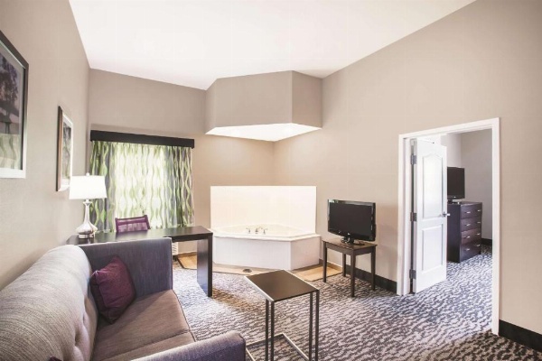 La Quinta by Wyndham Baton Rouge Denham Springs image 30
